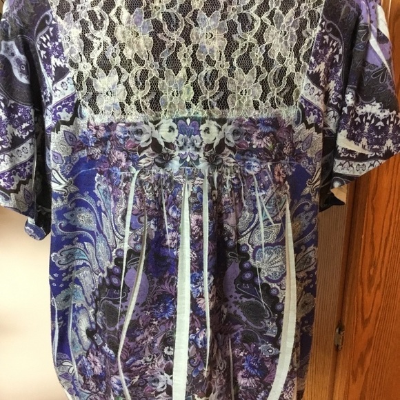 ROZ & Ali 1X keyhole tie front with cape sleeves floral lace detail in b… - Picture 8 of 14